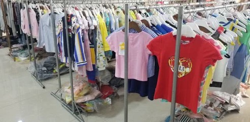 合肥一服装工厂店品牌T恤10元,是噱头还是营销,小编亲历揭晓